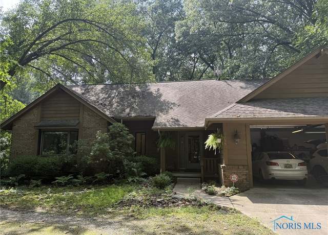 Property at 6155 Cross Trails Rd, Sylvania, OH 43560, 4 beds, 2.5 baths