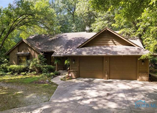 Property at 6155 Cross Trails Rd, Sylvania, OH 43560, 4 beds, 2.5 baths