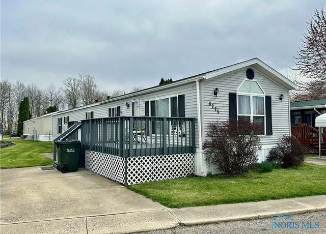 Property at 8225 Oakwood Dr, Findlay, OH 45840, 2 beds, 2 baths