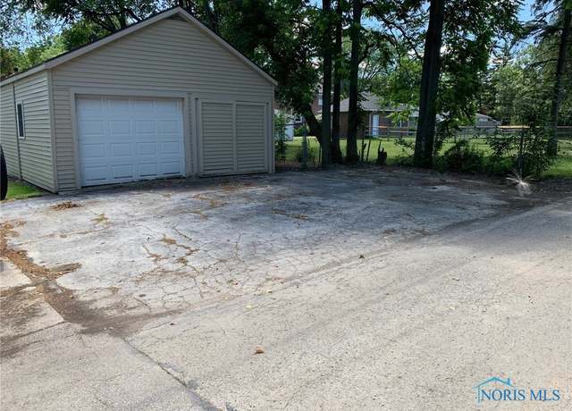 Property at 229 W 6th St, Perrysburg, OH 43551