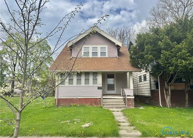Property at 3317 Parkwood Ave, Toledo, OH 43610, 3 beds, 1 bath