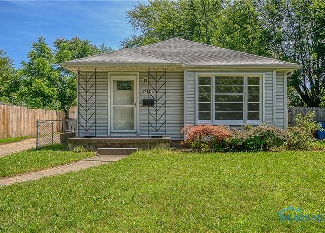 Property at 3710 Torrance Dr, Toledo, OH 43612, 3 beds, 2 baths