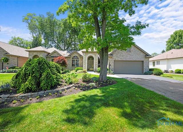 Property at 2021 Austin Bluffs Ct, Toledo, OH 43615, 2 beds, 2 baths