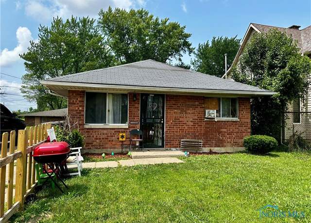 Property at 3121 Chase St, Toledo, OH 43611, 2 beds, 2 baths