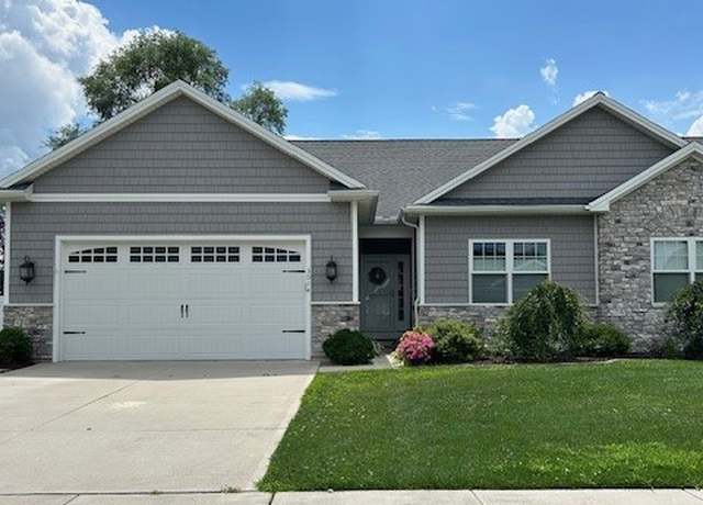 Property at 3014 Camelot Dr, Oregon, OH 43616, 2 beds, 2 baths