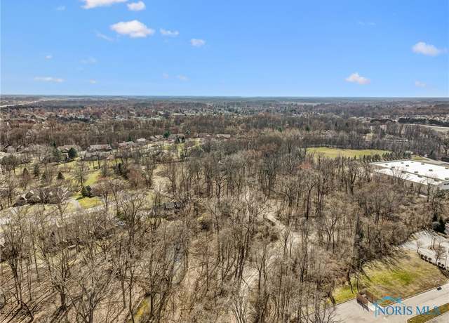 Property at 6505 Airport Hwy, Holland, OH 43528, 4 beds, 4.5 baths