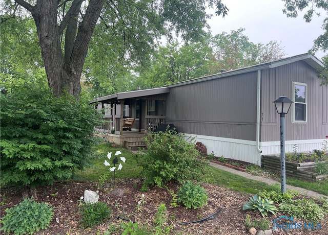 Property at 77 W Foxrun, Holland, OH 43528, 3 beds, 2 baths