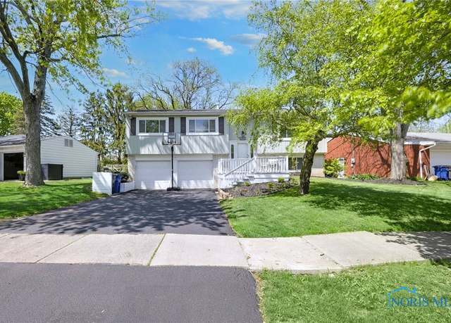 Property at 250 Southwood Dr, Perrysburg, OH 43551, 3 beds, 2 baths