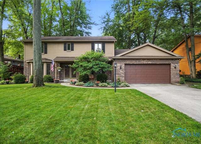 Property at 4329 Woodbriar Dr, Toledo, OH 43623, 4 beds, 2.5 baths