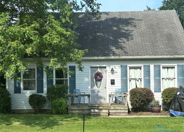 Property at 1932 Welker Ave, Toledo, OH 43613, 4 beds, 2 baths