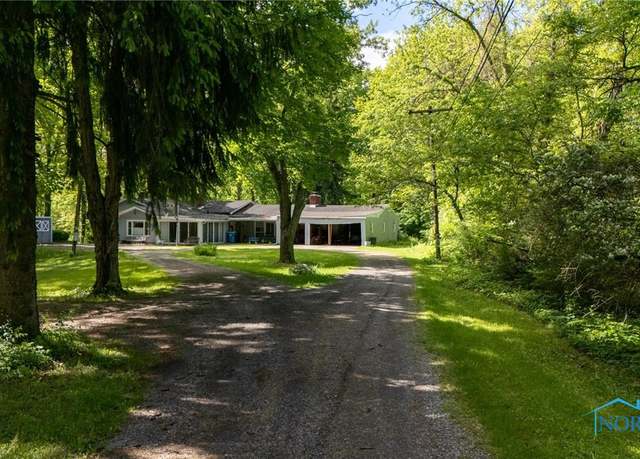Property at 7539 Maumee Western Rd, Maumee, OH 43537, 5 beds, 3.5 baths