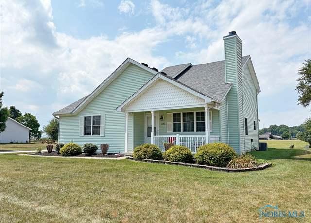 Property at 1042 Anna Ln, Bowling Green, OH 43402, 3 beds, 2 baths