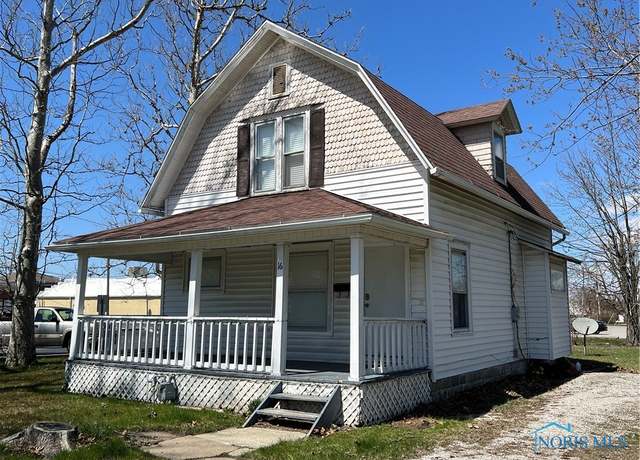 Property at 16 College Pl, Defiance, OH 43512, 2 beds, 1.5 baths