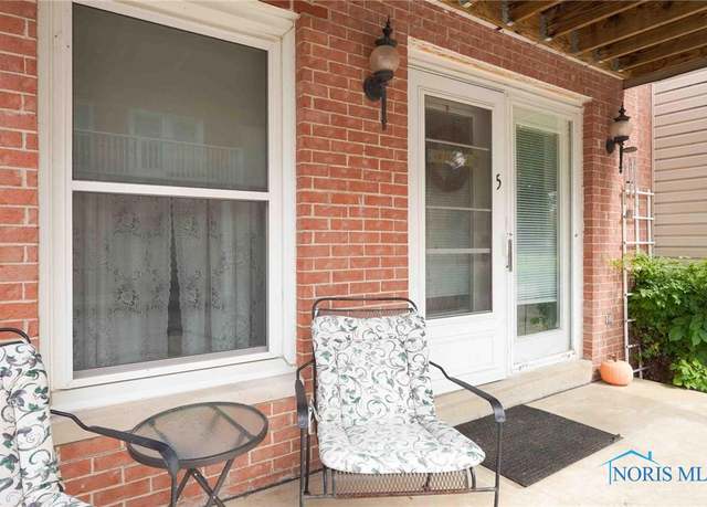 Property at 1932 Queenswood Dr Unit U5, Findlay, OH 45840, 3 beds, 2 baths
