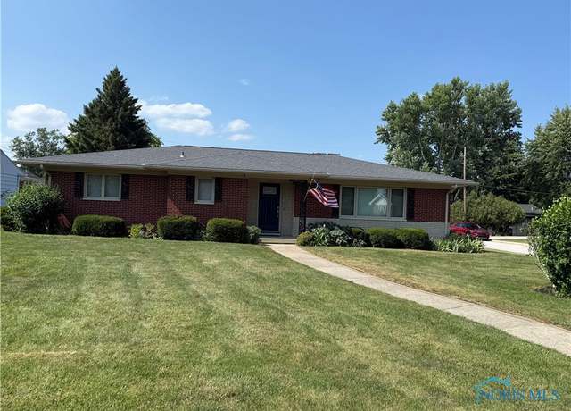 Property at 224 Woodley Ter, Findlay, OH 45840, 3 beds, 2 baths
