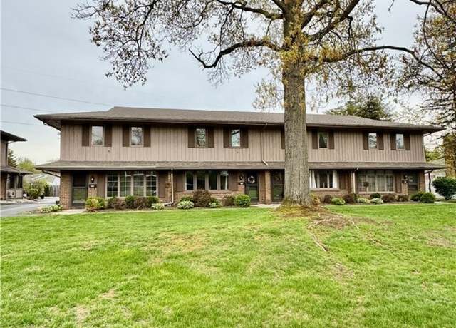 Property at 4030 Sherwood Forest Manor Rd Unit E17, Toledo, OH 43623, 2 beds, 1.5 baths