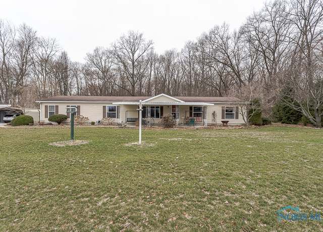 Property at 1830 Berkey Rd, Swanton, OH 43558, 4 beds, 2.5 baths