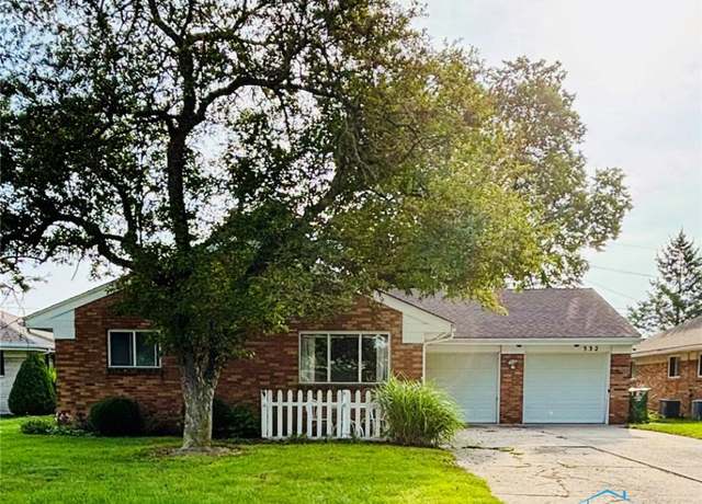 Property at 332 Lacombe Dr, Maumee, OH 43537, 4 beds, 2 baths