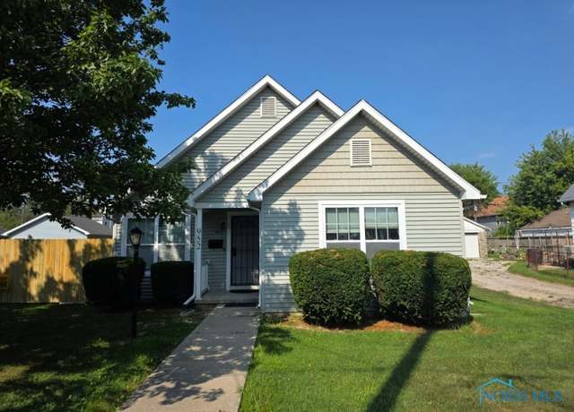 Property at 952 Kingston Ave, Toledo, OH 43605, 4 beds, 2 baths