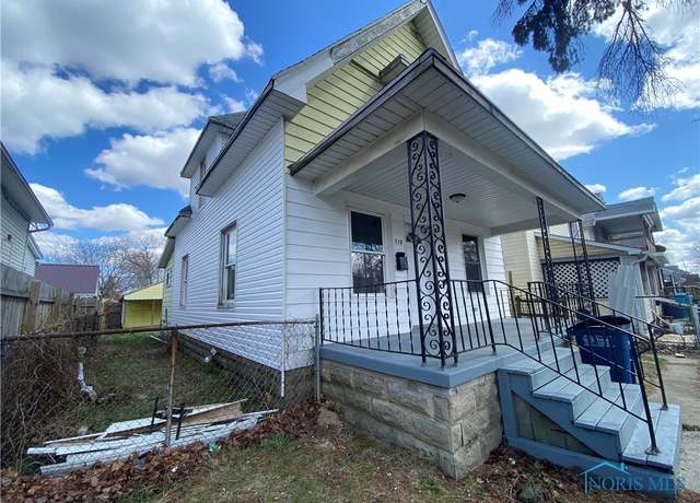Property at 715 Raymer Blvd, Toledo, OH 43605, 3 beds, 2 baths