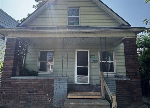 Property at 2320 Valentine St, Toledo, OH 43605, 3 beds, 1 bath