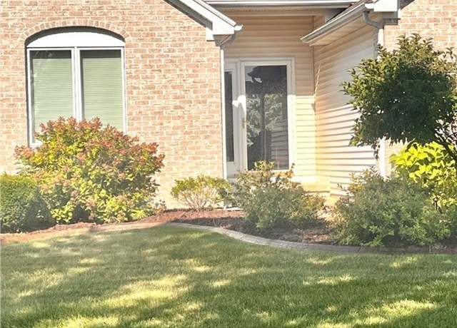 Property at 4266 Waterbend Dr, Maumee, OH 43537, 3 beds, 2 baths