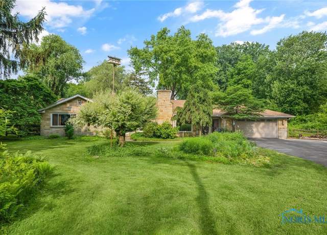 Property at 3737 Woodley Rd, Toledo, OH 43606, 2 beds, 2 baths