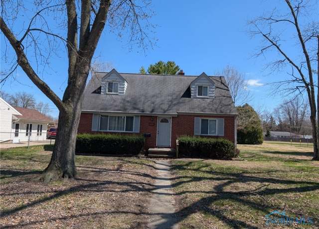 Property at 1110 Saturn Dr, Toledo, OH 43615, 4 beds, 1.5 baths