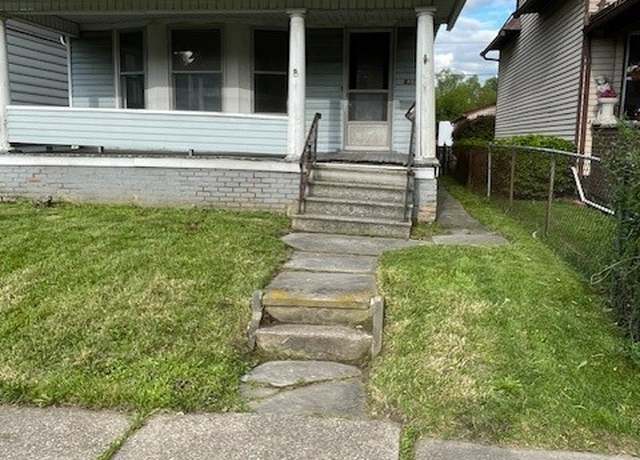 Property at 631 Clark St, Toledo, OH 43605, 3 beds, 2 baths