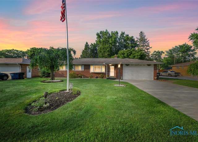 Property at 2251 Bucklew Dr, Toledo, OH 43613, 3 beds, 1.5 baths