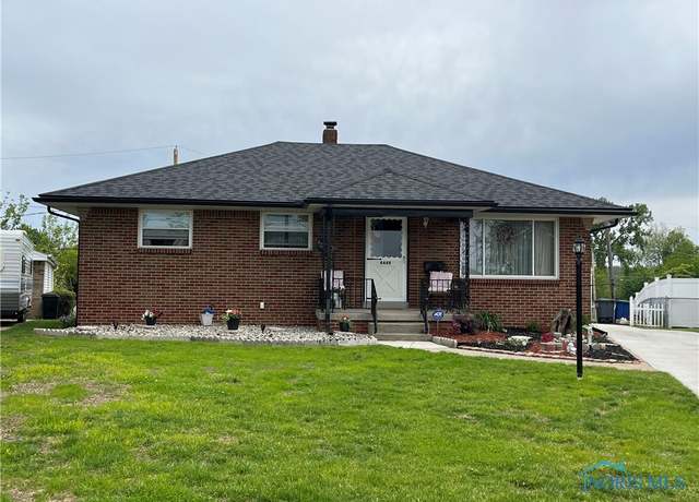 Property at 4448 Helmond Ct, Toledo, OH 43611, 3 beds, 1.5 baths