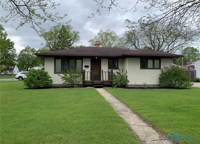 Property at 1305 Cady St, Maumee, OH 43537, 3 beds, 1 bath