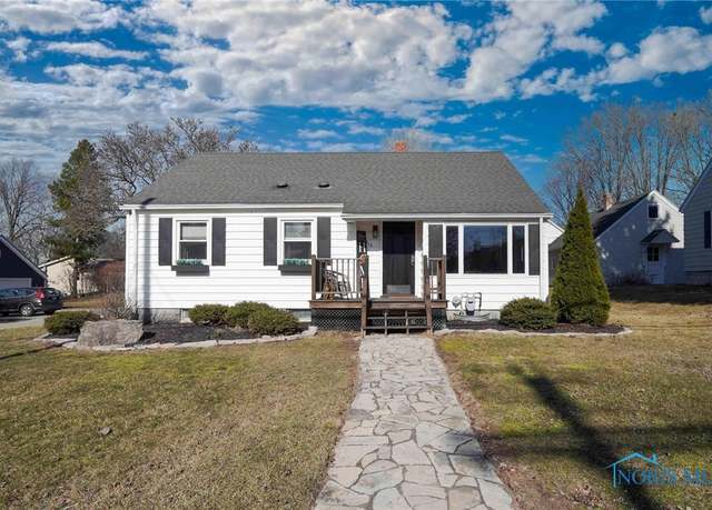 Property at 312 W Elm St, Bluffton, OH 45817, 3 beds, 2 baths