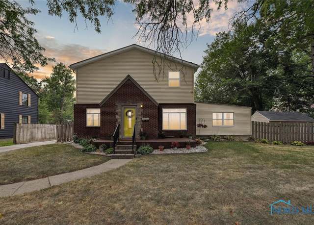 Property at 3520 Woodbine Dr, Toledo, OH 43614, 4 beds, 3.5 baths