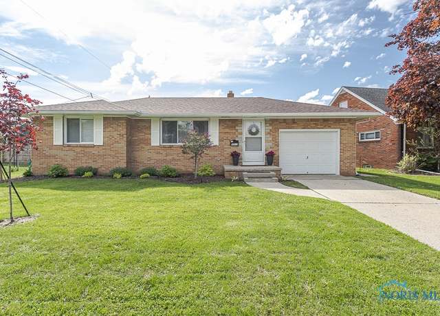 Property at 5533 Ashdale Ct, Toledo, OH 43612, 3 beds, 2 baths