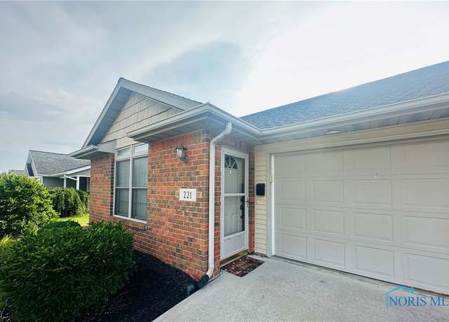 Property at 221 Chelsea Dr, Defiance, OH 43512, 2 beds, 1 bath