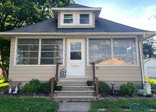 Property at 31 John St, Waterville, OH 43566, 3 beds, 1 bath