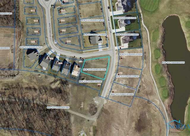 Property at 924 Pine Valley Dr, Bowling Green, OH 43402