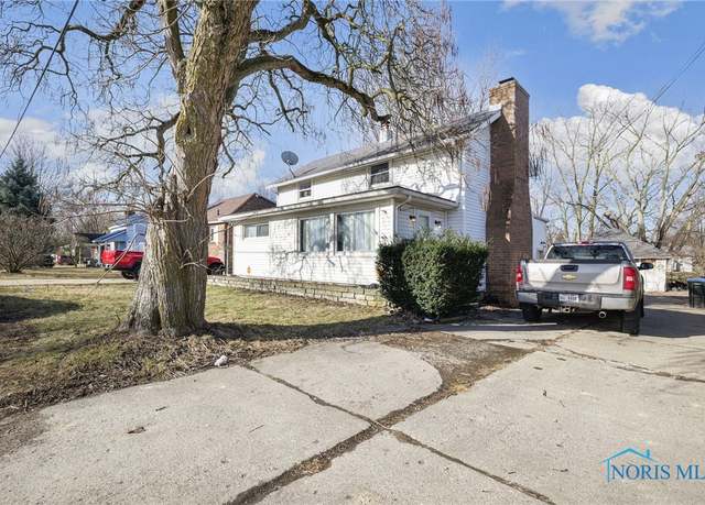 Property at 1466 Sunshine St, Oregon, OH 43616, 4 beds, 1 bath