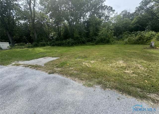 Property at 419 N Holland Sylvania Rd, Toledo, OH 43615, 1 bed