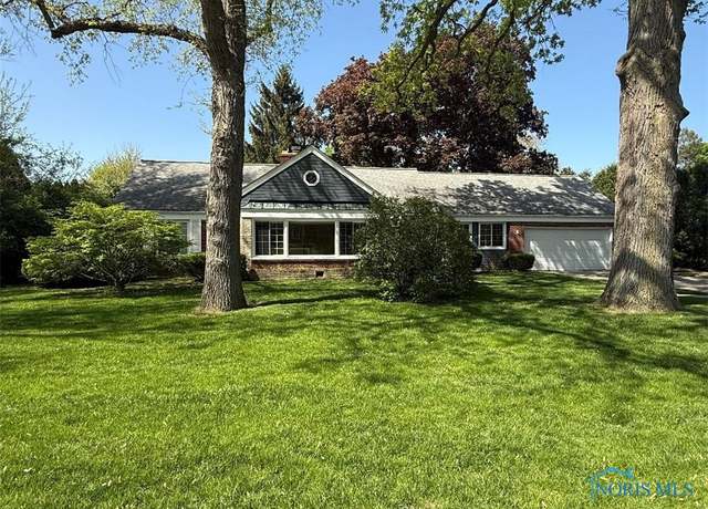 Property at 3464 Kenwood Blvd, Toledo, OH 43606, 4 beds, 2 baths