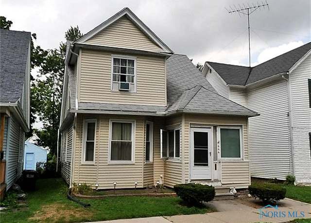 Property at 444 Raymer Blvd, Toledo, OH 43605, 3 beds, 1.5 baths