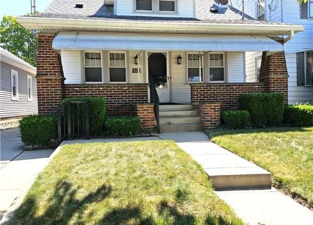 Property at 909 Woodsdale Ave, Toledo, OH 43609, 4 beds, 1.5 baths