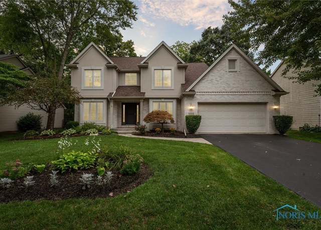 Property at 2220 Stonybrook Blvd, Sylvania, OH 43560, 4 beds, 2.5 baths