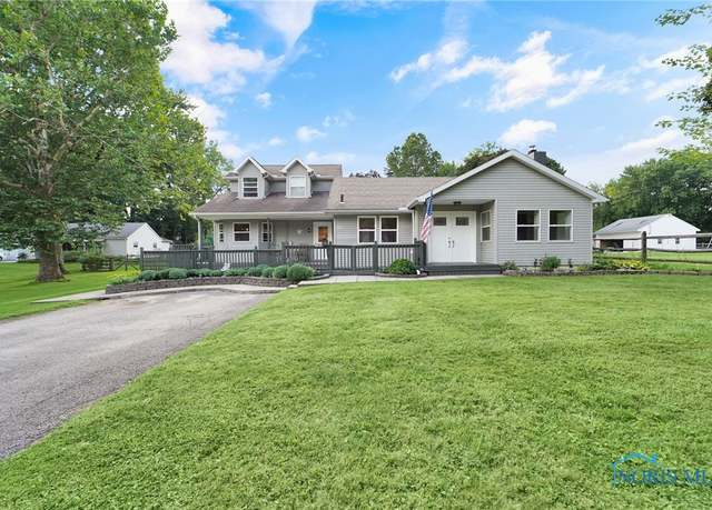 Property at 1903 Eileen Rd, Toledo, OH 43615, 3 beds, 2.5 baths