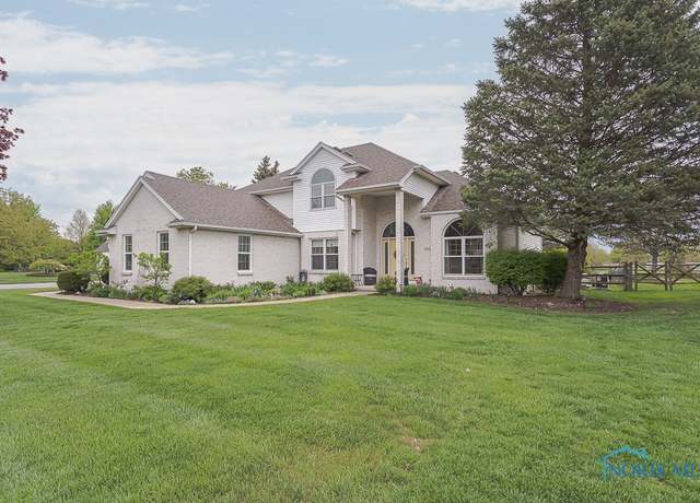 Property at 26494 Laurel Ln, Perrysburg, OH 43551, 4 beds, 2.5 baths