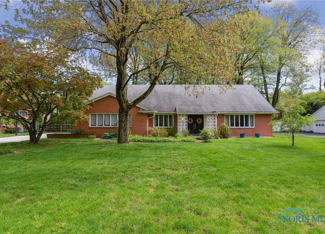 Property at 3448 Corey Rd, Toledo, OH 43615, 4 beds, 2.5 baths