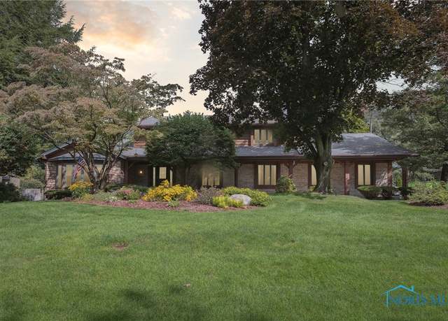 Property at 4608 Sulgrave Dr, Toledo, OH 43623, 4 beds, 2.5 baths