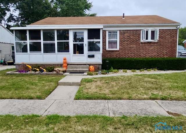 Property at 3527 146th St, Toledo, OH 43611, 3 beds, 2 baths