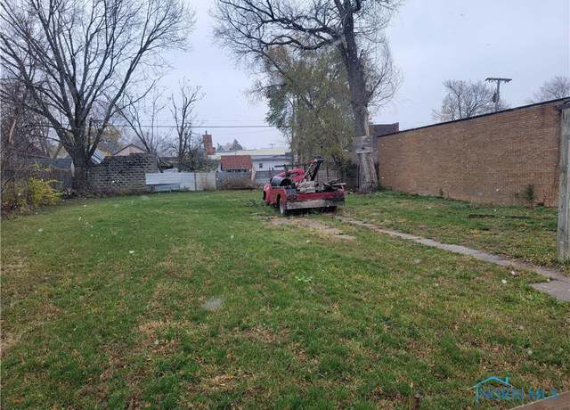 Property at 2114 Front St, Toledo, OH 43605
